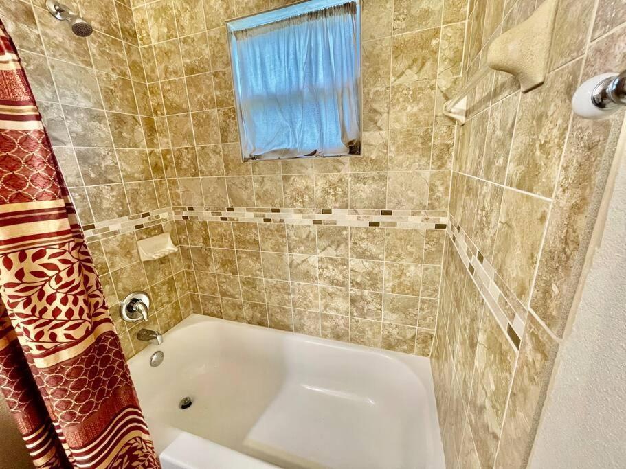 Cozy Modest Home Near Universal Studios/Volcanobay Orlando Buitenkant foto
