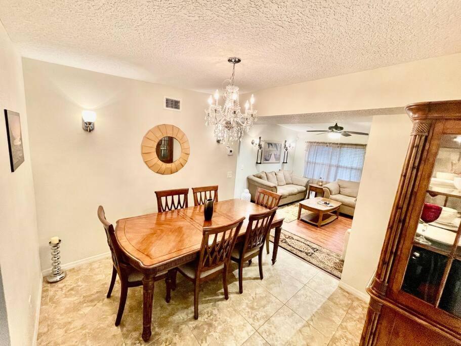 Cozy Modest Home Near Universal Studios/Volcanobay Orlando Buitenkant foto